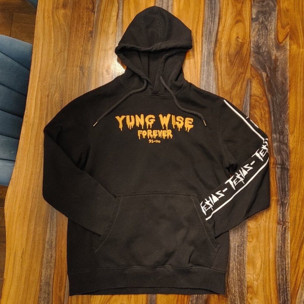 YUNG WISE Emdroidered Men's Black Hoodie - M